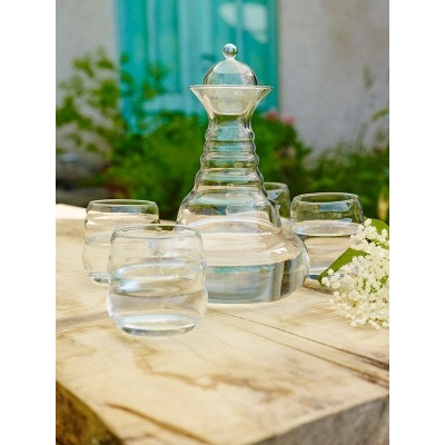71141_-_golden_alladin_4_mythos_-_table_outside