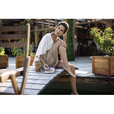 8840_-_lagoena_0_7_l_-_with_woman_1_